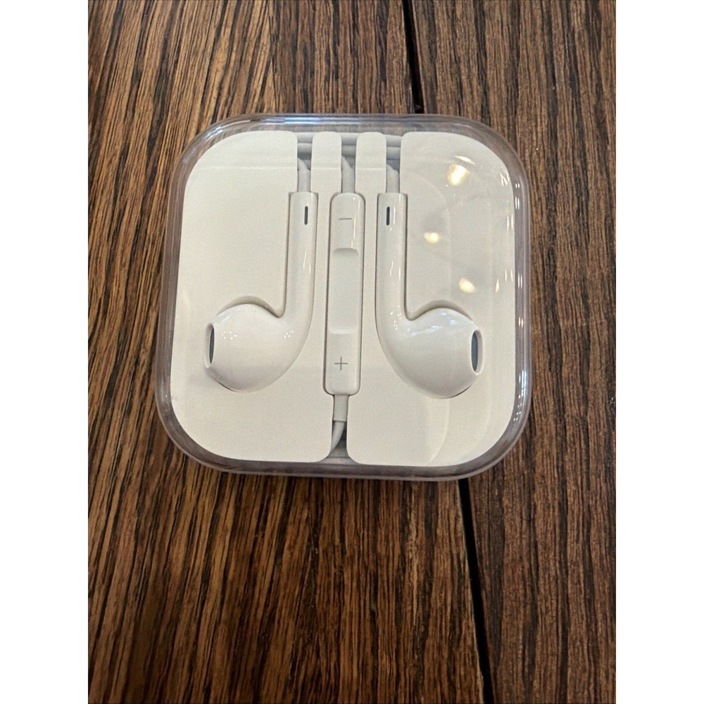 Apple EarPods with 3.5mm Headphone Plug – Original Genuine – New in Opened Box